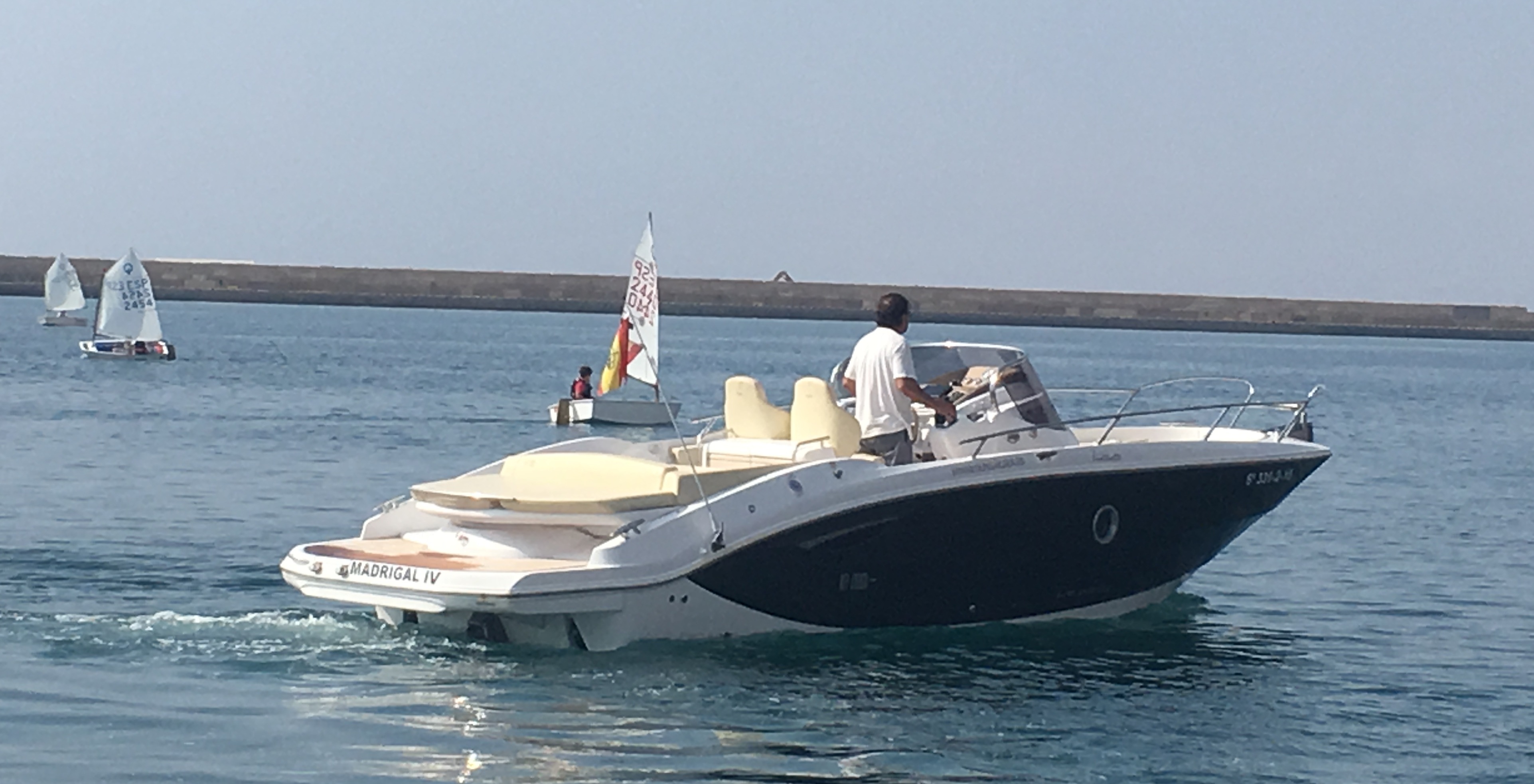Sessa Key Largo 27 motor boat hire ibiza-2