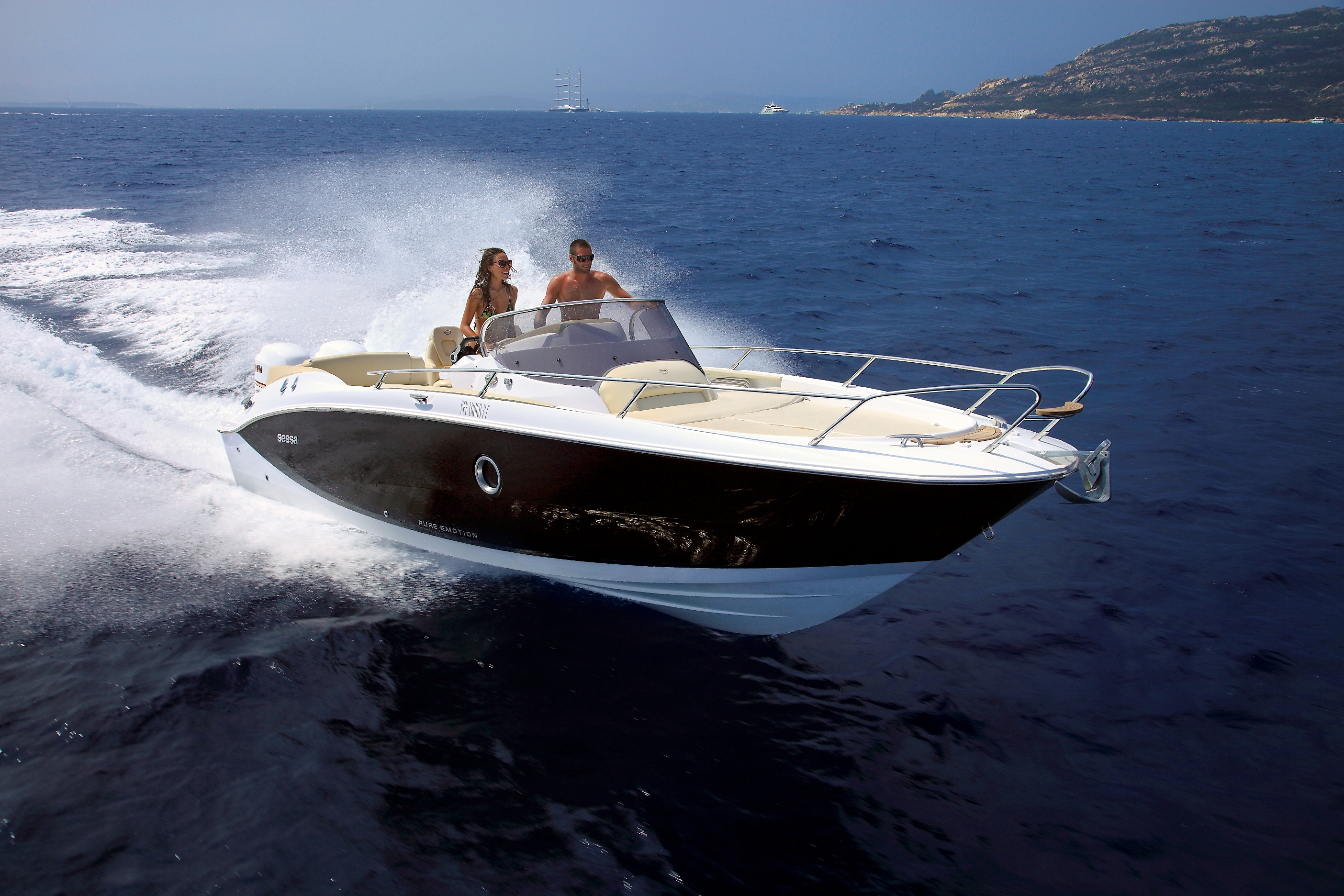 Sessa Key Largo 27 motor boat hire ibiza-5
